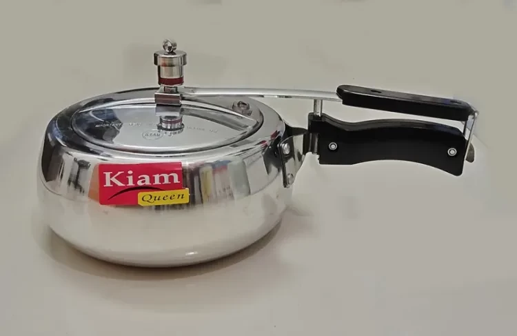Kiam Queen Presser Cooker 2.5 LTR Oval Shape -( Pressure Cooker )