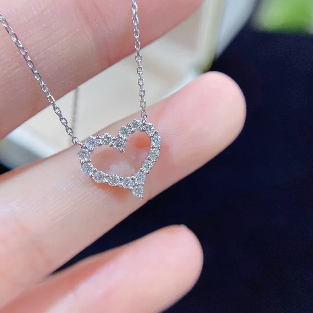 Sweet Peach Heart Love-Shaped Pendant Necklace – Cute Short Clavicle Chain