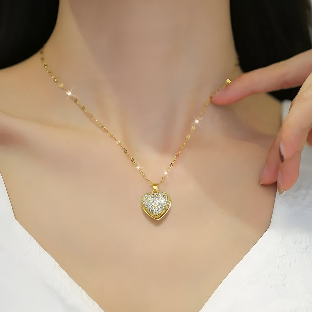 Luxury Hollow Peach Heart Pearl Necklace – Gold Plated Stainless Steel Clavicle Chain for Women